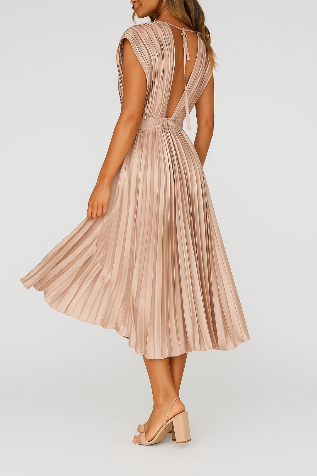 Daisy - Vestido Midi Plisado con Cuello en V