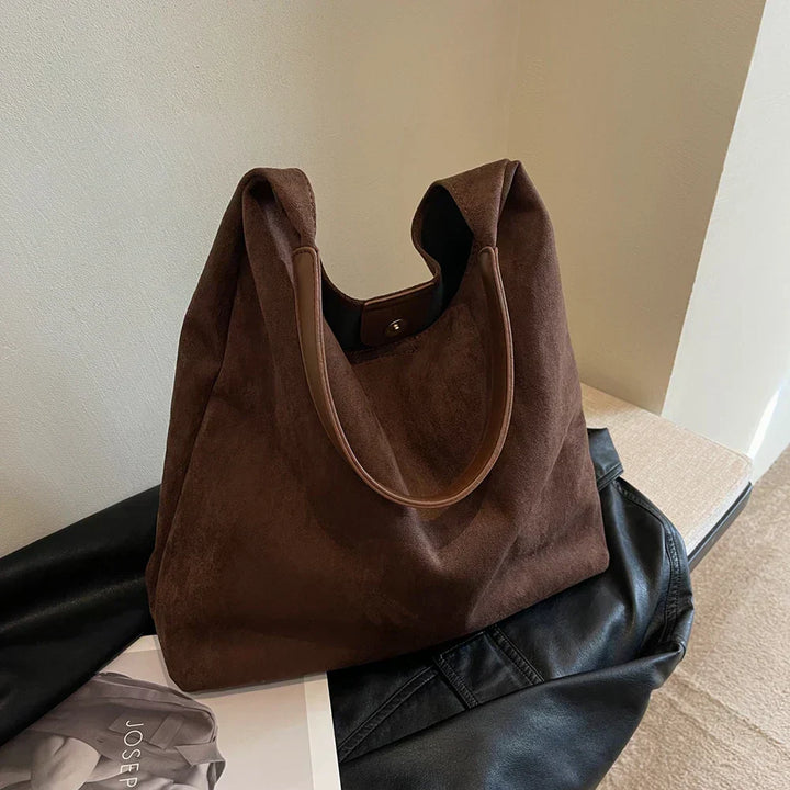 Bolso de Hombro Francesca de Gamuza Suave