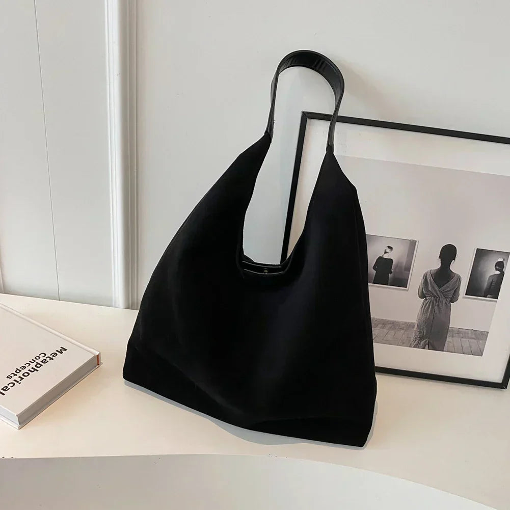 Bolso de Hombro Francesca de Gamuza Suave