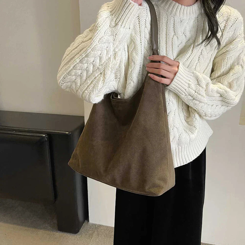 Bolso de Hombro Francesca de Gamuza Suave