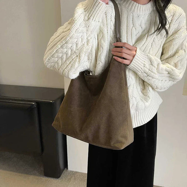 Bolso de Hombro Francesca de Gamuza Suave