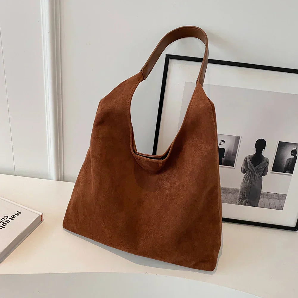 Bolso de Hombro Francesca de Gamuza Suave